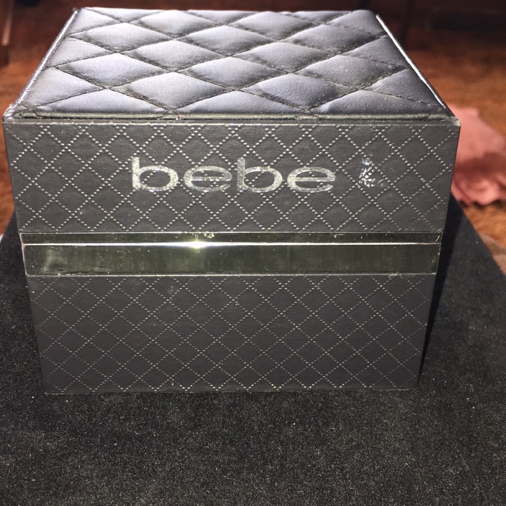 New BEBE watch with bracelet in gold/rhinestone - Picture 3 of 3